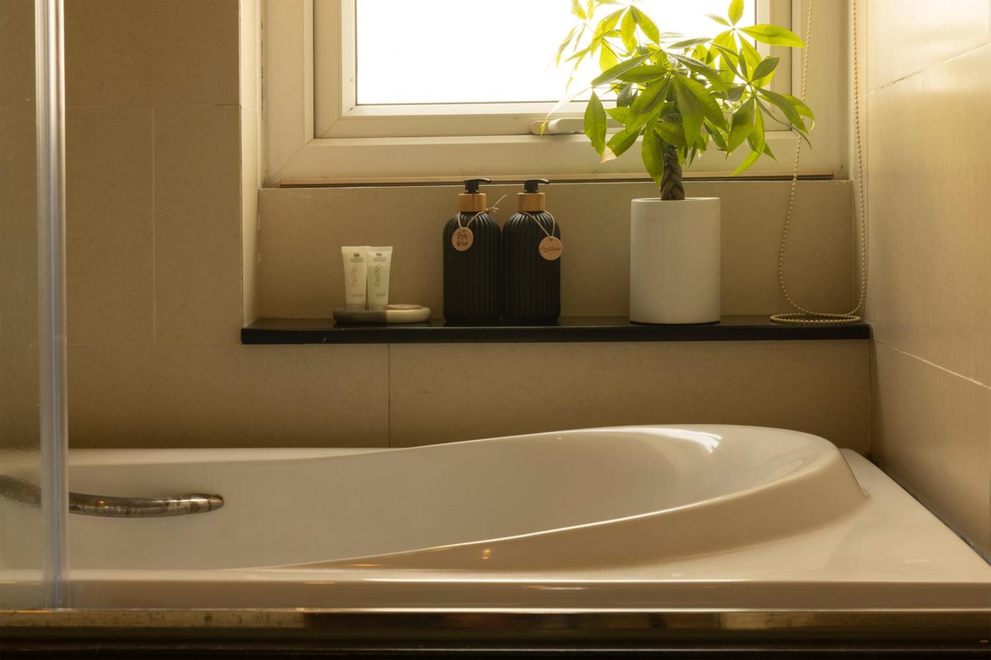 Anpha Boutique Hotel مدينة هوشي منه المظهر الخارجي الصورة